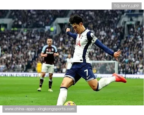 热刺孙兴慜门线救险后完成推射